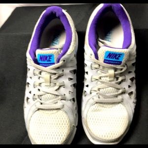 NIKE DUAL FUSION RUN 2 FIT SOLE WOMENS SIZE 6.5 ATHLETIC SHOE GRAY & PURPLE